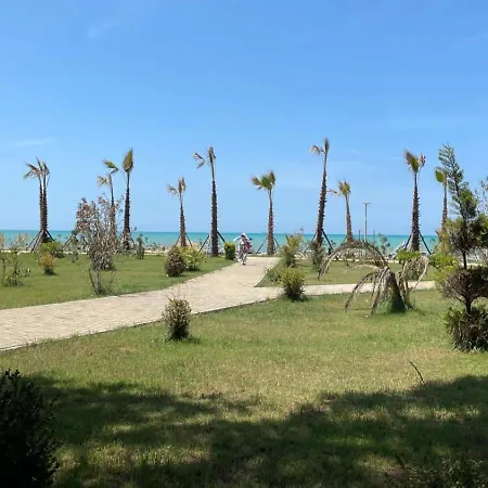 Family 100 Square Metres Appartement *