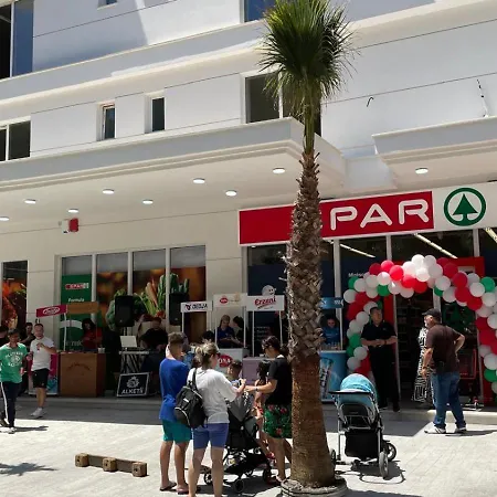 Family 100 Square Metres Appartamento *