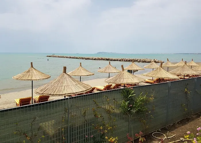 アパート Family 100 Square Metres ゴーレム